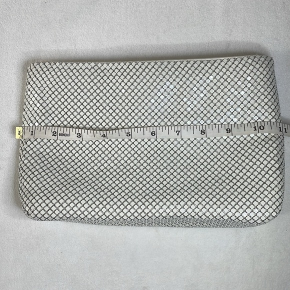 🪸 Vintage Whiting & Davis White Metal Mesh Clutch - Picture 2 of 12